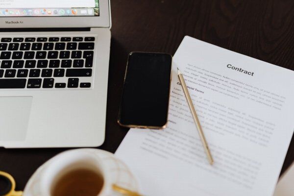 Checklist trabalhista para PME: teletrabalho, jornadas híbridas e redução de litígios Checklist trabalhista para PME: teletrabalho, jornadas híbridas e redução de litígios
